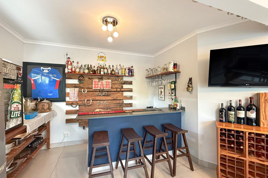 2 Bedroom Property for Sale in Welgelegen 3 Western Cape